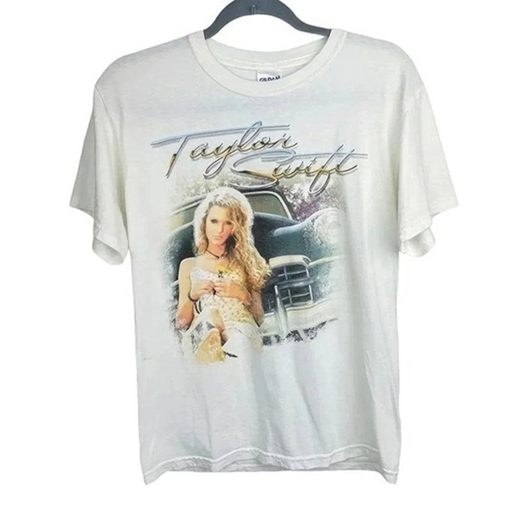 VINTAGE Taylor Swift 1st Tour shirt Gildan